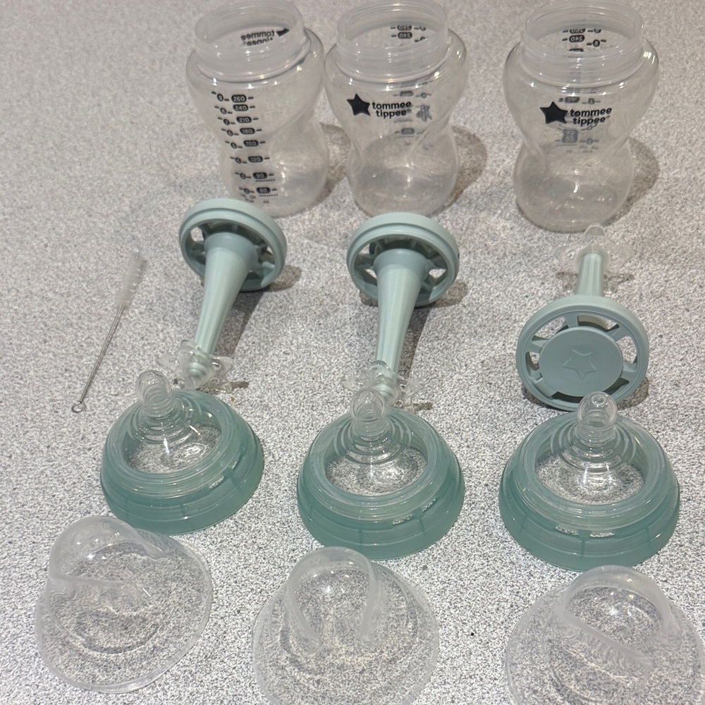 Tommee Tippee Baby Bottle Set - Green advanced anti colic 9oz